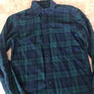 UNIQLO GREEN AND BLUE BUTTON DOWN SHIRT SIZE S